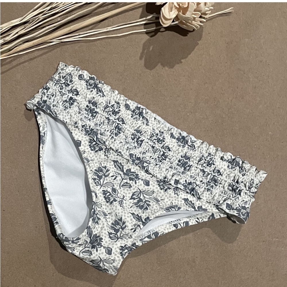 NWOT Rylee + Cru Smocked Swim
Bottoms 4-5 Y